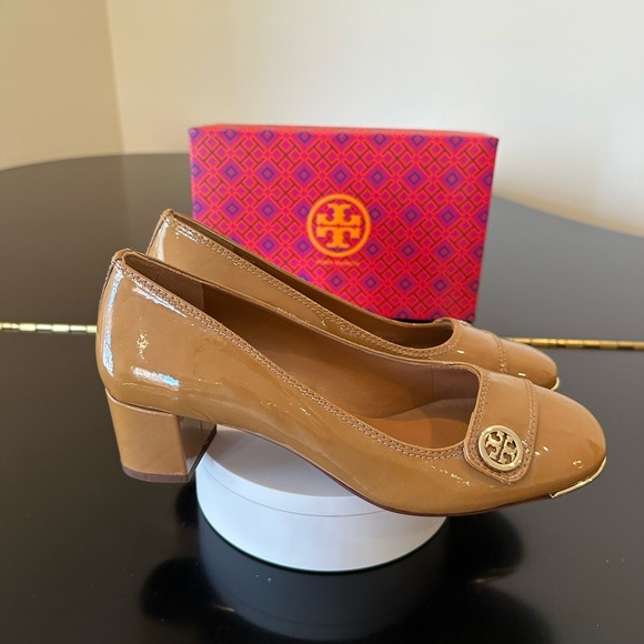 NWT Authentic Luxury Minimalist Tory Burch Patent Leather Pump/Shoes - Picture 11 of 17